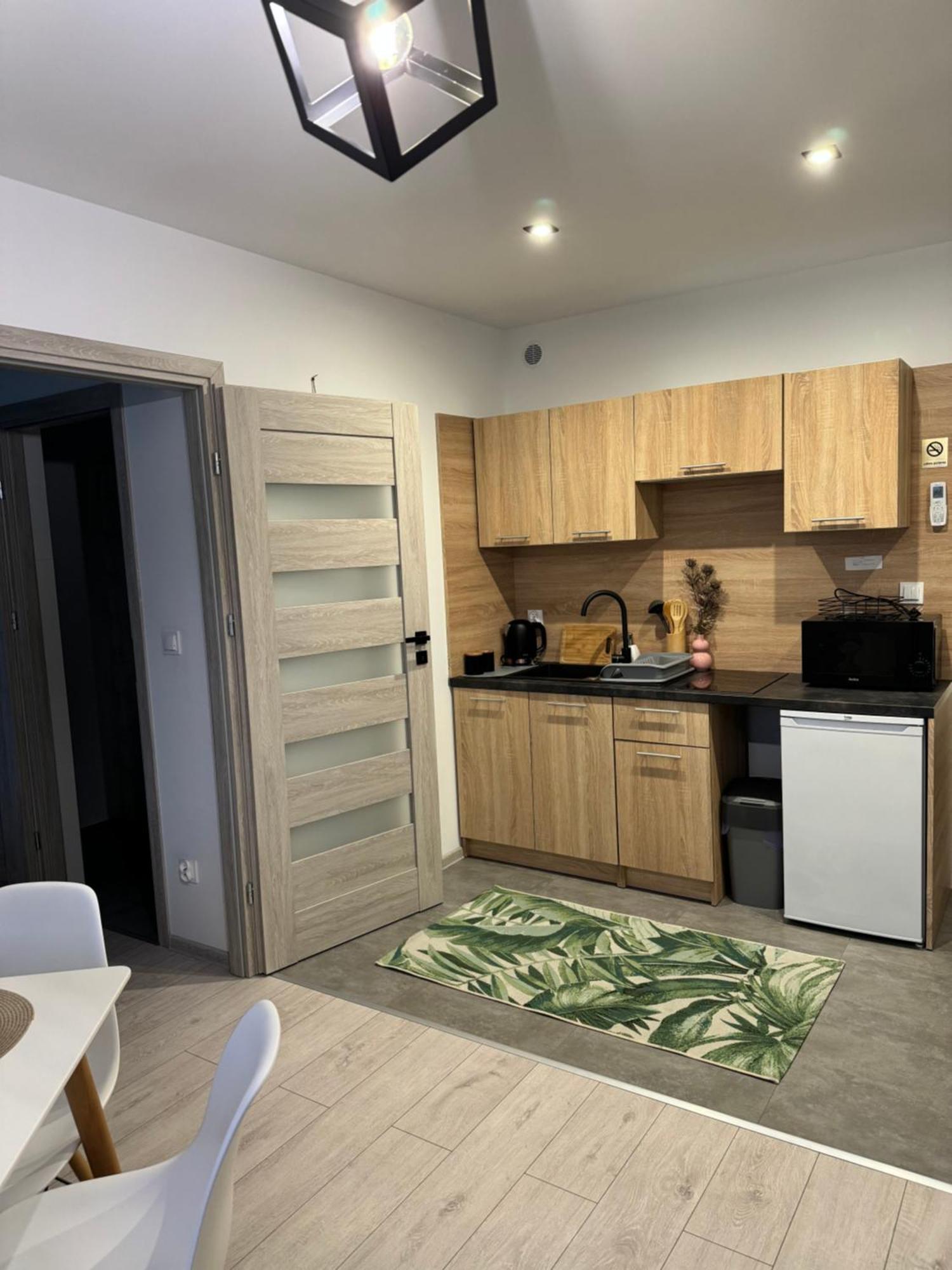 Apartamenty Happy House 扎托尔 外观 照片