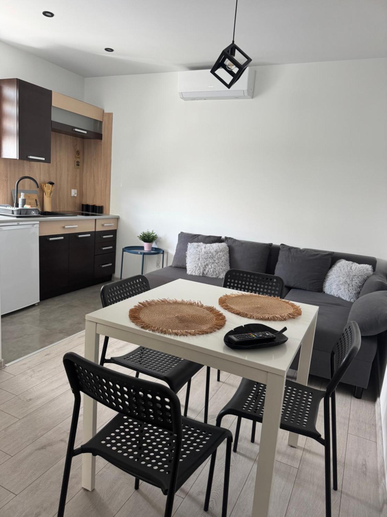 Apartamenty Happy House 扎托尔 外观 照片